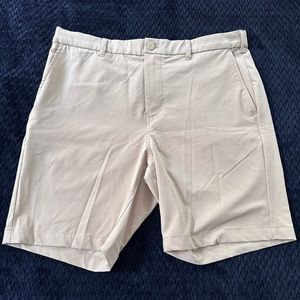 Mizzen and Main Helmsman Golf Shorts | Hummus Solid | 34W